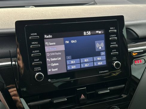 Used 2021 Toyota Camry SE image 15