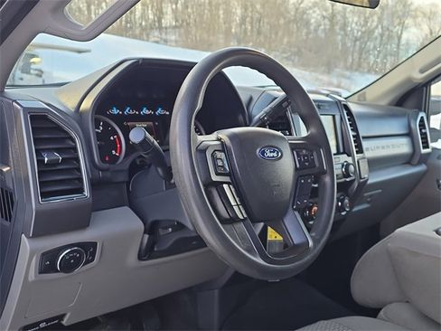 Used 2022 Ford F250 XLT w/ FX4 Off-Road Package image 11