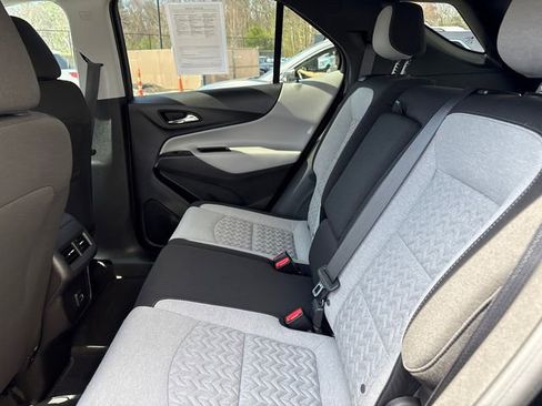 Used 2024 Chevrolet Equinox LS w/ LS Convenience Package AWD/4WD image 18