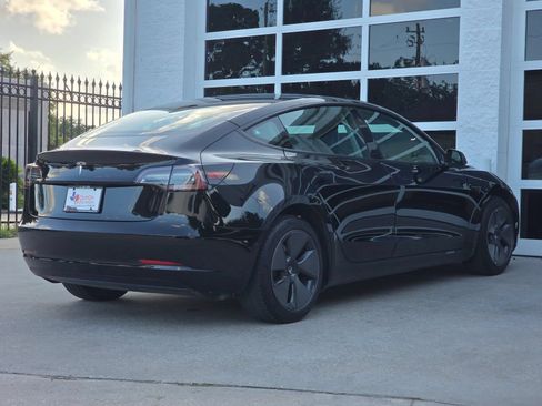 Used 2021 Tesla Model 3 Standard Range Plus RWD image 4