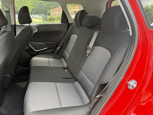 Certified 2025 Kia Soul LX w/ LX Technology Package FWD image 24