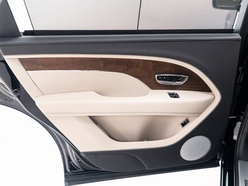 Certified 2024 Bentley Bentayga Extended Wheelbase image 21