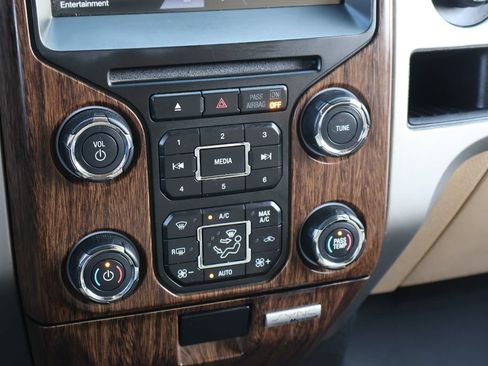 Used 2014 Ford F150 Lariat RWD image 31