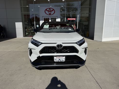 Certified 2025 Toyota RAV4 XSE image 30