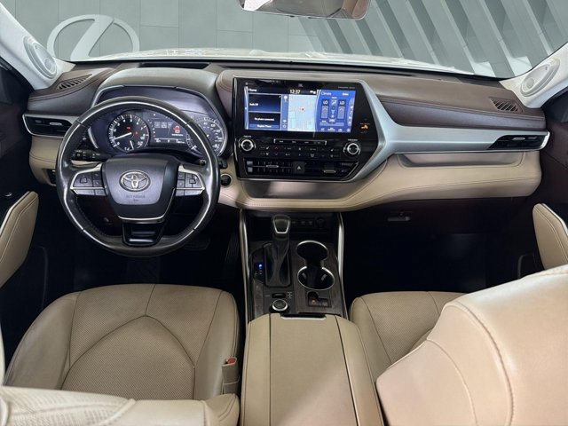 Used 2021 Toyota Highlander Platinum AWD/4WD image 13