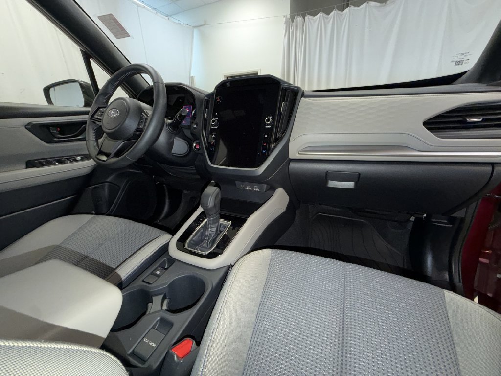 Used 2025 Subaru Forester Premium AWD/4WD image 19