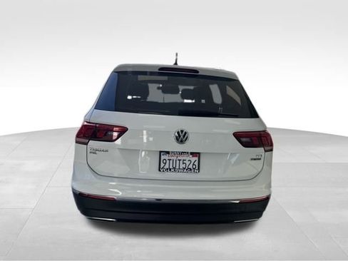 Used 2018 Volkswagen Tiguan SEL image 4