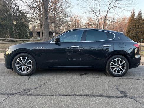 Used 2020 Maserati Levante image 12
