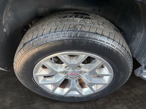 Used 2018 GMC Yukon SLT w/ Open Road Package AWD/4WD image 43
