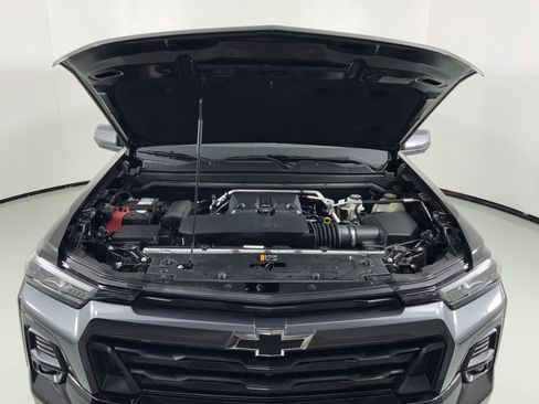 Used 2024 Chevrolet Colorado LT w/ LT Convenience Package III image 11