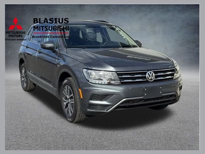 Used 2020 Volkswagen Tiguan SE w/ Panoramic Sunroof Package