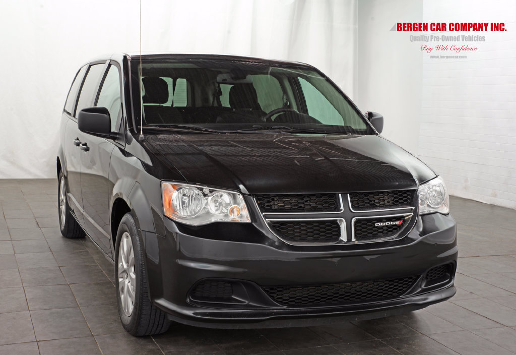 Used 2018 Dodge Grand Caravan SE w/ UConnect Hands-Free Group FWD 360° Tour