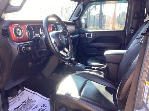 Used 2019 Jeep Wrangler Unlimited Rubicon w/ Safety Group image 10