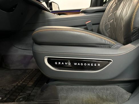 Used 2024 Jeep Grand Wagoneer Series III AWD/4WD image 38