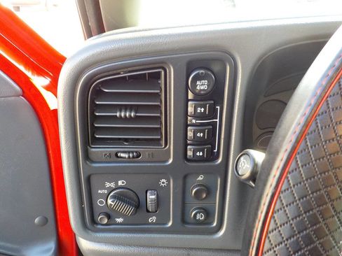 Used 2006 Chevrolet Silverado 1500 LT w/ Light Duty Power Package image 17