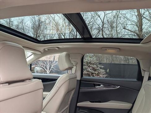 Certified 2022 Lincoln Nautilus Reserve image 27