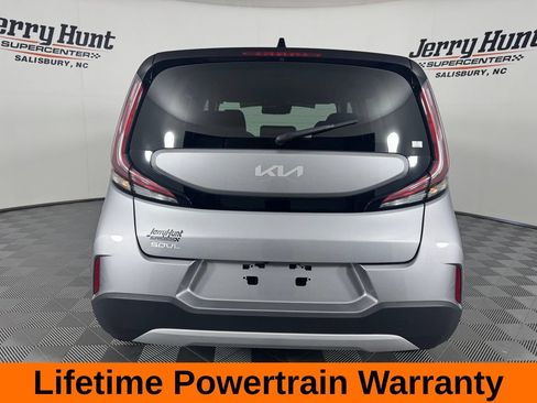 Used 2025 Kia Soul LX FWD image 8