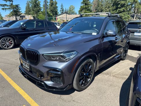 Used 2022 BMW X5 xDrive45e w/ M Sport Package AWD/4WD image 3