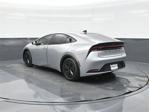 New 2026 Toyota Prius LE image 8