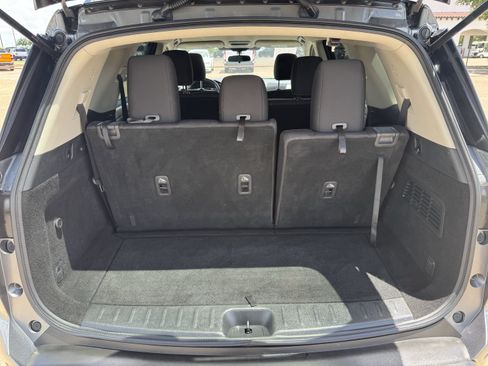 Used 2022 Nissan Pathfinder SV FWD image 29
