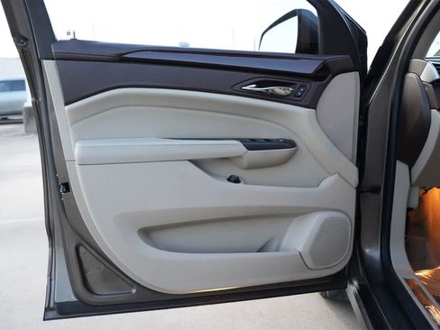 Used 2015 Cadillac SRX Luxury w/ Driver Awareness Package image 18