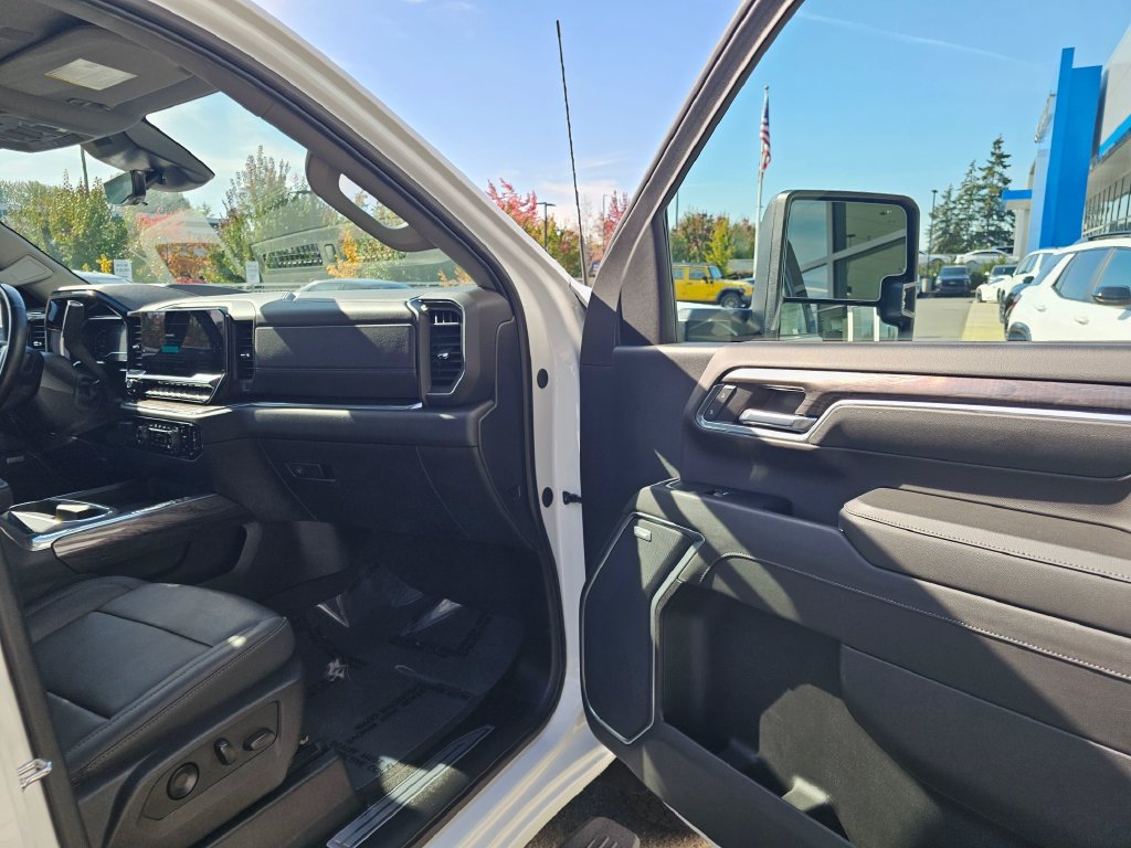 Used 2024 Chevrolet Silverado 2500 LTZ w/ LTZ Plus Package AWD/4WD image 12