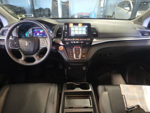 Used 2024 Honda Odyssey EX-L image 3