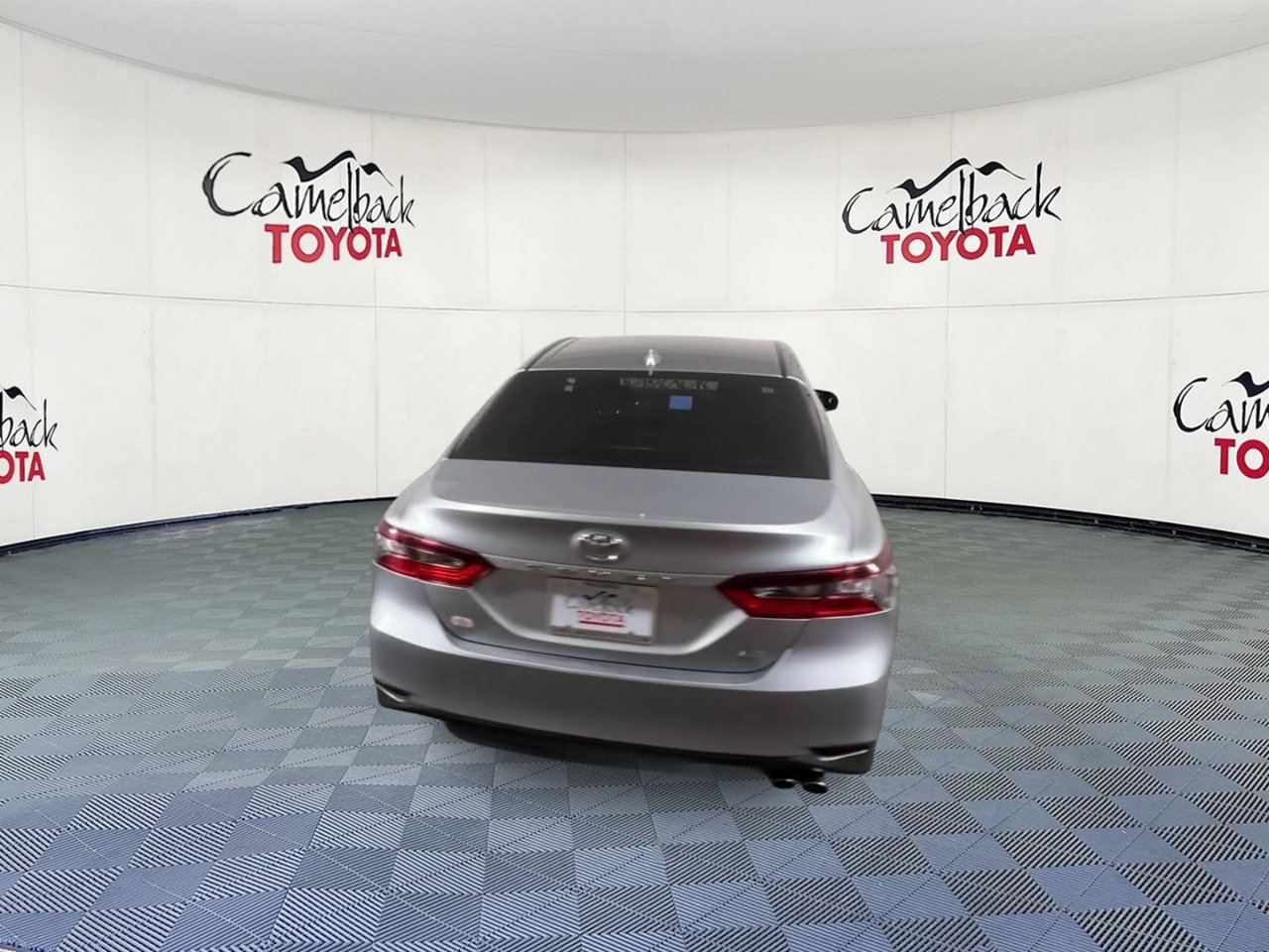 Used 2024 Toyota Camry LE FWD image 9