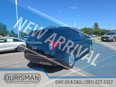 Used 2023 Ford Explorer XLT w/ Equipment Group 202A AWD/4WD image 8