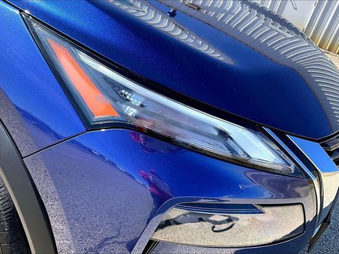 Used 2023 Nissan Rogue S AWD/4WD image 29