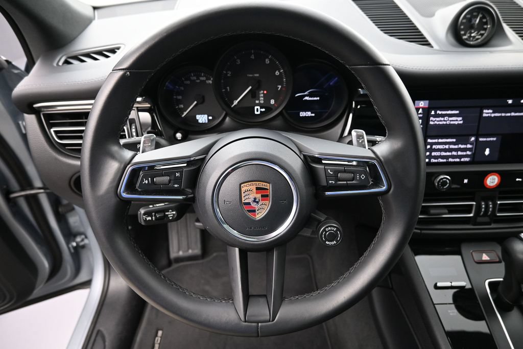 Certified 2026 Porsche Macan AWD/4WD image 11