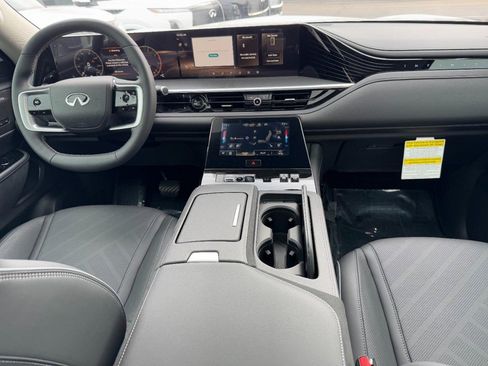 New 2026 INFINITI QX80 Luxe image 6