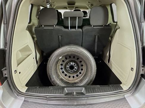 Used 2018 Dodge Grand Caravan SE w/ UConnect Hands-Free Group FWD image 24