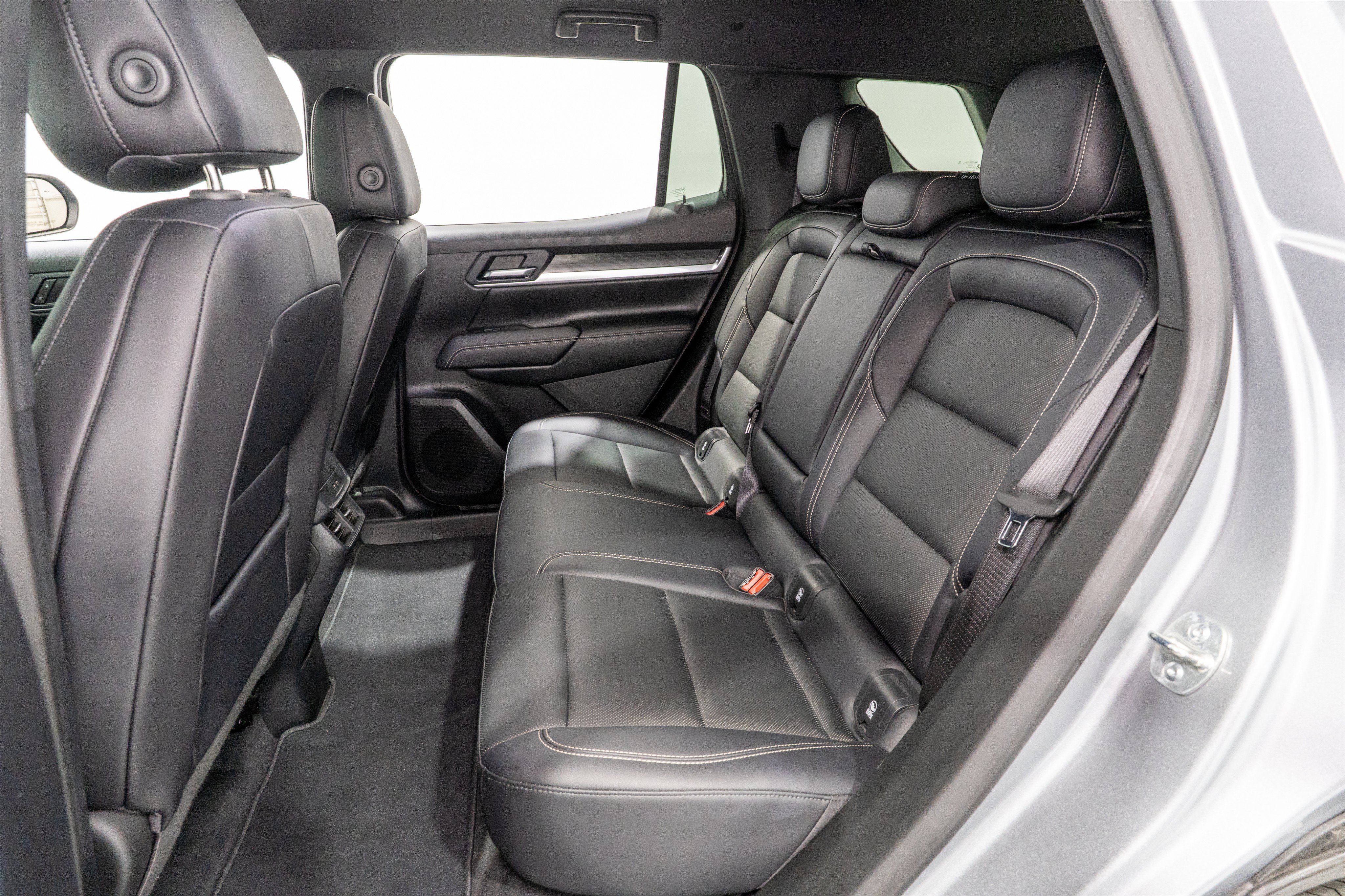 Used 2026 GMC Terrain Elevation w/ Elevation Premium Package FWD image 29
