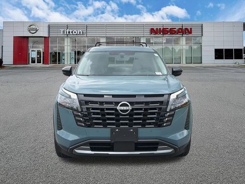 New 2026 Nissan Pathfinder Platinum FWD image 2