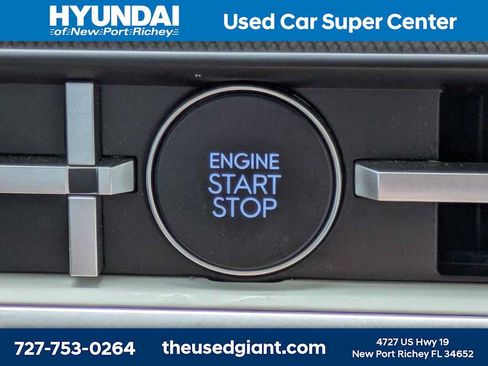 Used 2025 Hyundai Santa Fe SEL FWD image 40