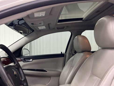 Used 2009 Chevrolet Impala LT image 18