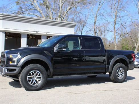 Used 2018 Ford F150 Raptor w/ Equipment Group 802A Luxury image 4