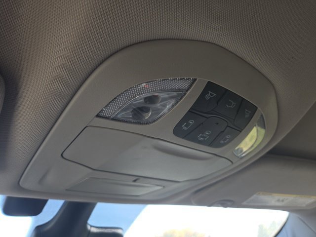 Used 2022 Chrysler Pacifica Touring-L FWD image 15