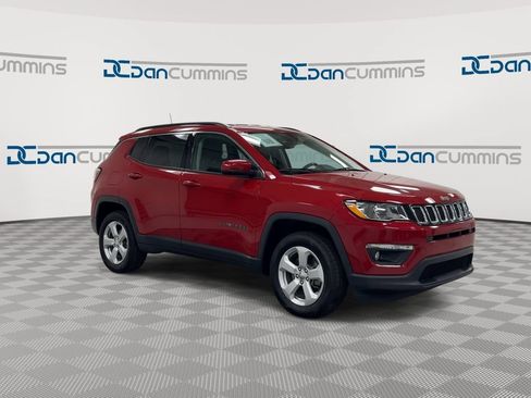 Used 2020 Jeep Compass Latitude AWD/4WD image 2