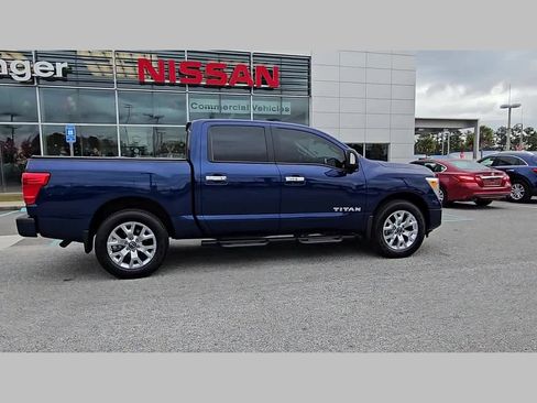 Used 2024 Nissan Titan SV w/ SV Convenience Package image 33