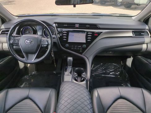 Used 2019 Toyota Camry SE FWD image 14