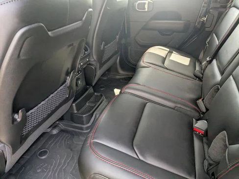 Certified 2024 Jeep Wrangler Unlimited Rubicon image 16