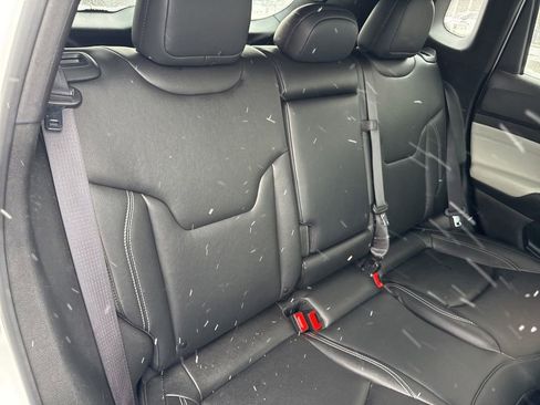 Used 2025 Jeep Compass Limited image 21