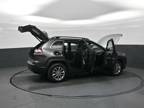 Used 2022 Jeep Cherokee Latitude Lux w/ Sun & Sound Group AWD/4WD image 28
