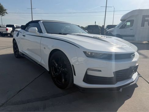 Used 2020 Chevrolet Camaro SS RWD image 4