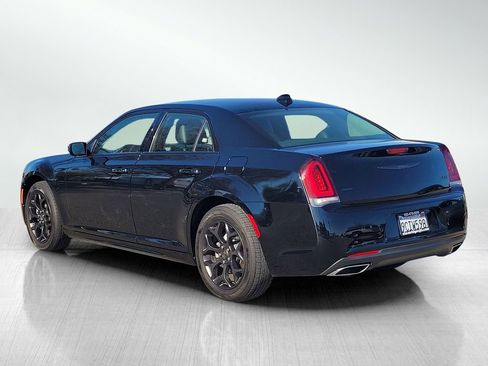 Used 2022 Chrysler 300 Touring L image 6