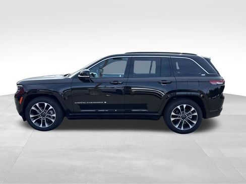 New 2025 Jeep Grand Cherokee Overland AWD/4WD image 4