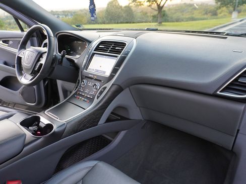 Used 2020 Lincoln Nautilus Reserve image 31