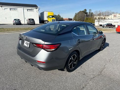 Used 2024 Nissan Sentra SV image 6